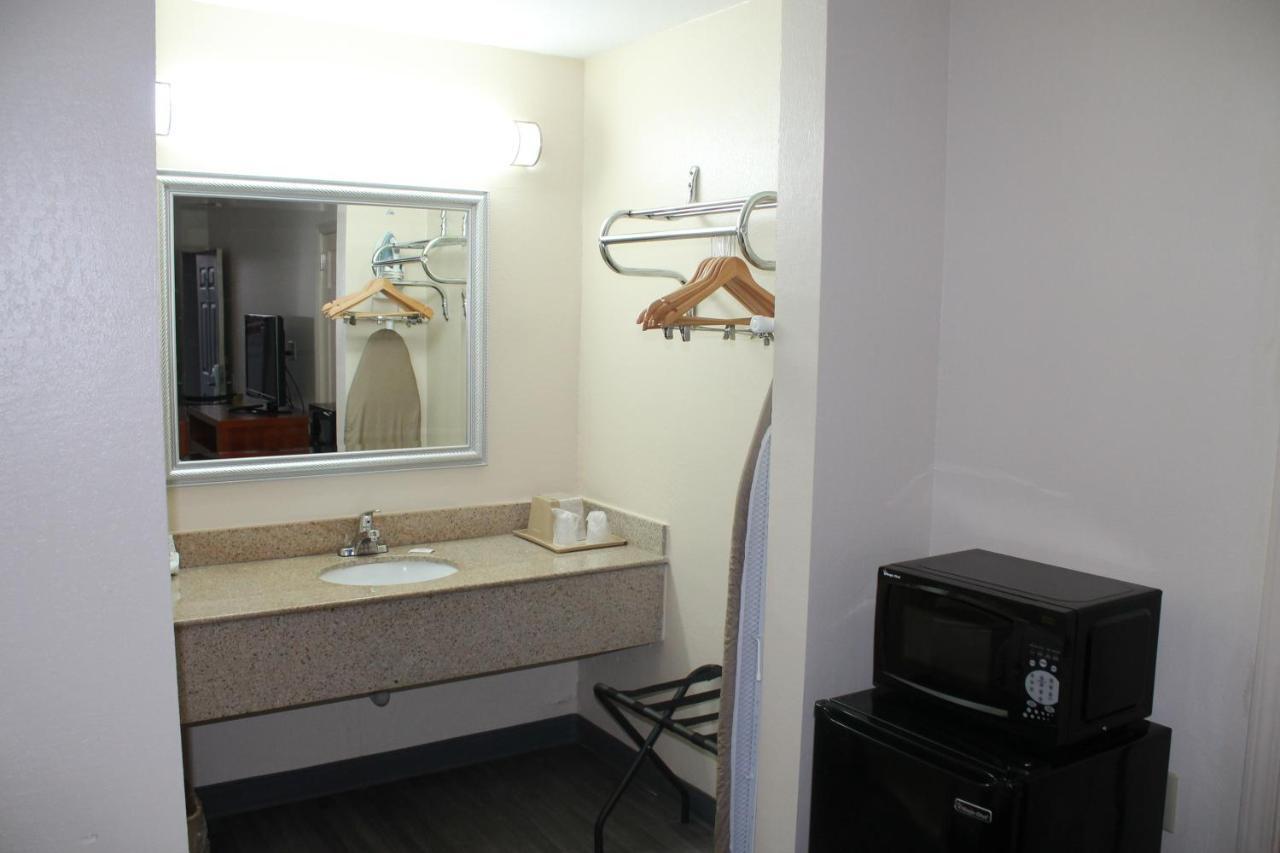 Americas Best Value Inn Tuscaloosa Extérieur photo